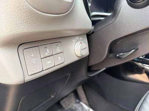 Used 2018 Kia Soul + w/ + Primo LIT Package FWD image 30