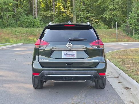 Used 2018 Nissan Rogue SV AWD/4WD image 12