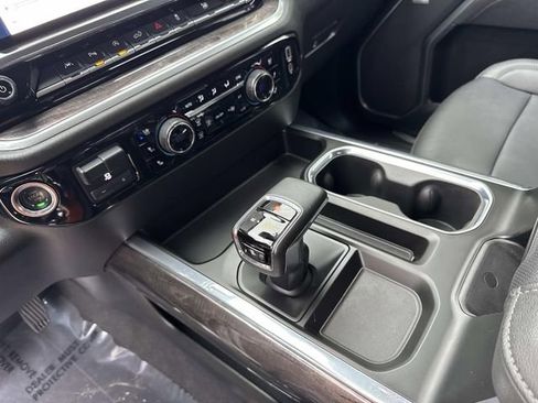 Used 2025 Chevrolet Silverado 1500 LTZ AWD/4WD image 32