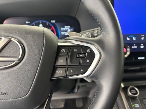 Used 2025 Lexus GX 550 w/ Cold Area Package AWD/4WD image 16