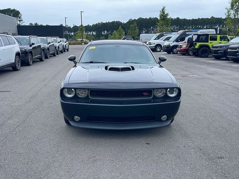 Used 2013 Dodge Challenger R/T RWD image 2