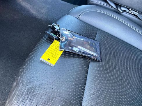 Used 2025 GMC Sierra 1500 SLT image 15