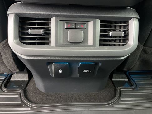 Used 2021 Ford F150 Lariat w/ Equipment Group 502A High image 19