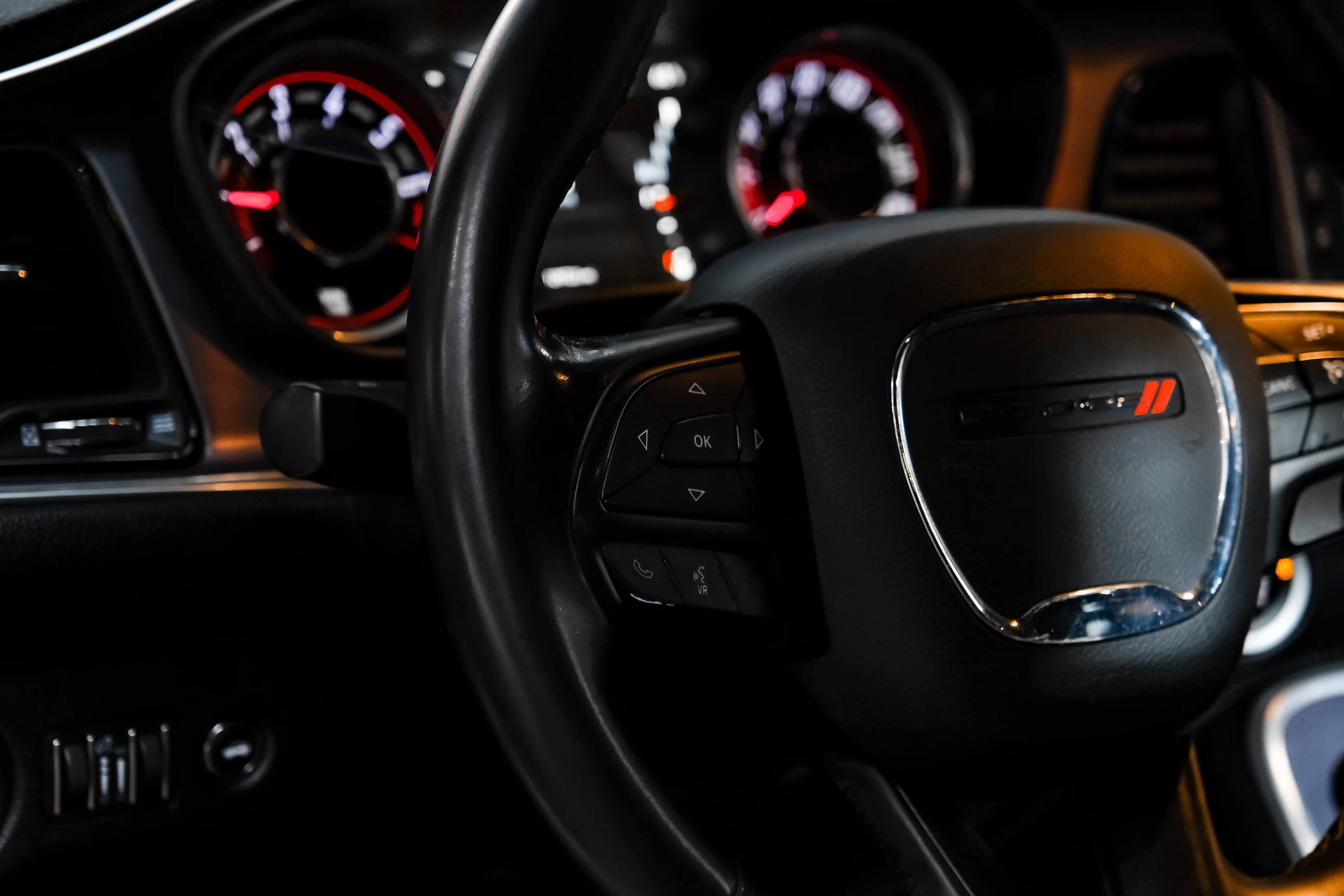 Used 2016 Dodge Challenger SXT RWD image 13