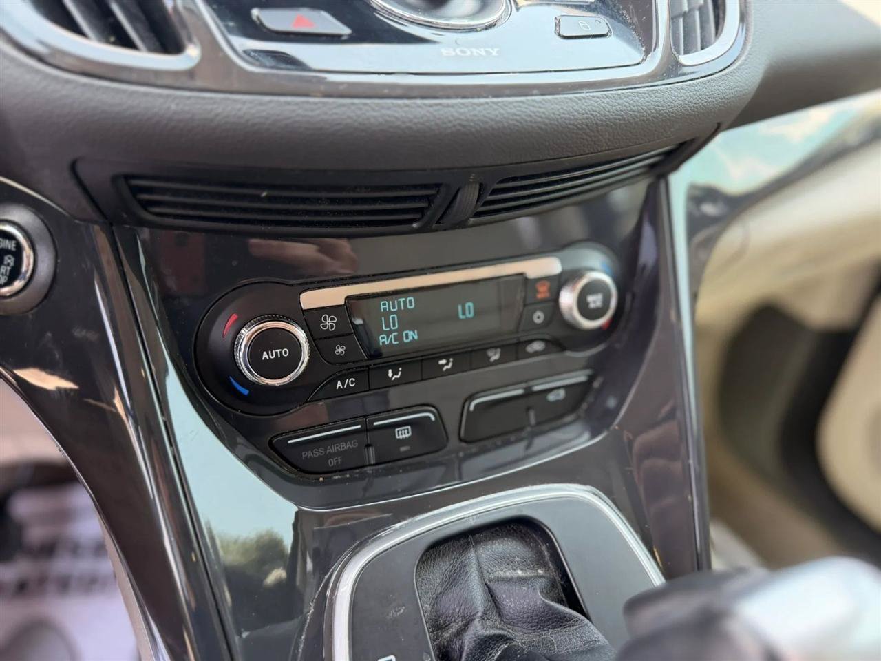 Used 2014 Ford Escape Titanium FWD image 40