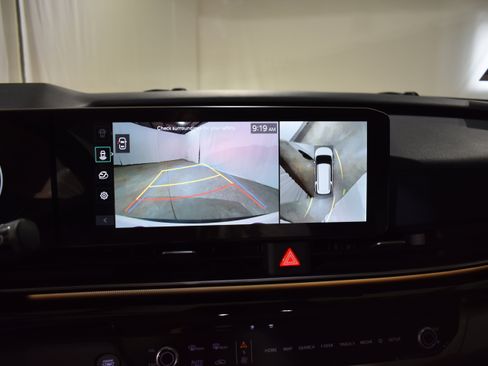 Used 2025 Kia Carnival SX Prestige image 22