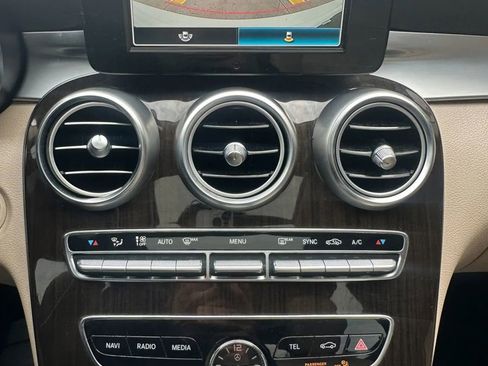 Used 2019 Mercedes-Benz C 300 4MATIC Sedan image 19