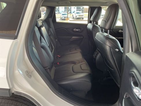 Used 2022 Jeep Cherokee Latitude Lux image 17