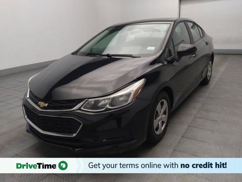 Used 2017 Chevrolet Cruze LS FWD image 1