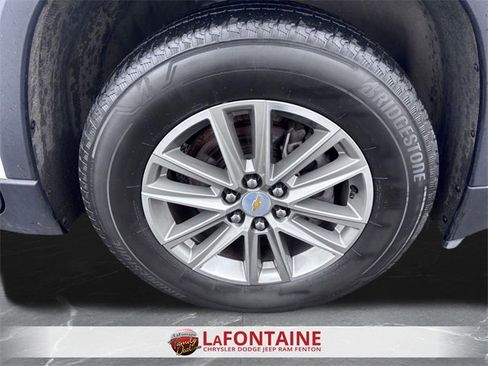 Used 2023 Chevrolet Traverse LT image 29