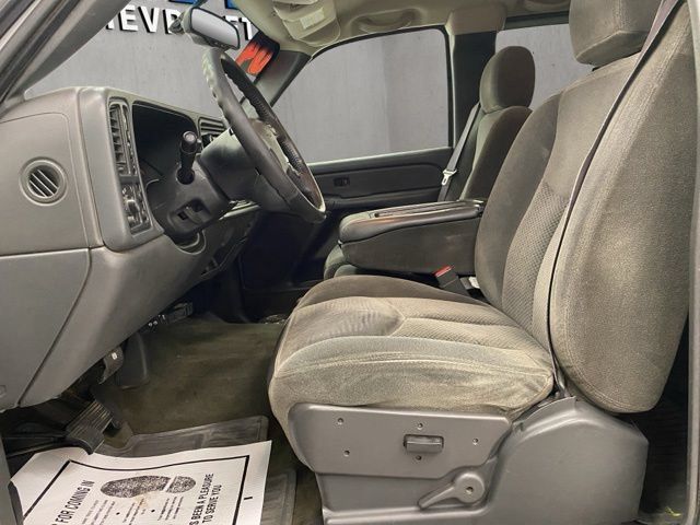 Used 2004 Chevrolet Silverado 2500 LS AWD/4WD image 5