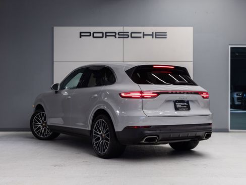 Certified 2023 Porsche Cayenne AWD/4WD image 3