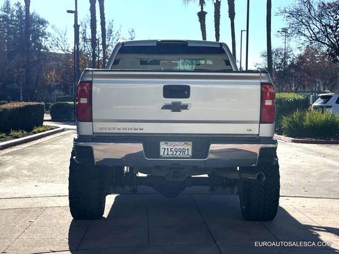 Used 2015 Chevrolet Silverado 2500 LT w/ Z71 Package, Off-Road image 5