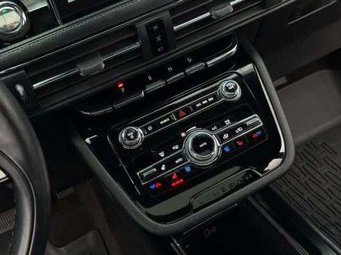 Used 2022 Lincoln Corsair AWD w/ Premium Package image 29