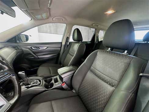 Used 2019 Nissan Rogue SV w/ Premium Package image 22