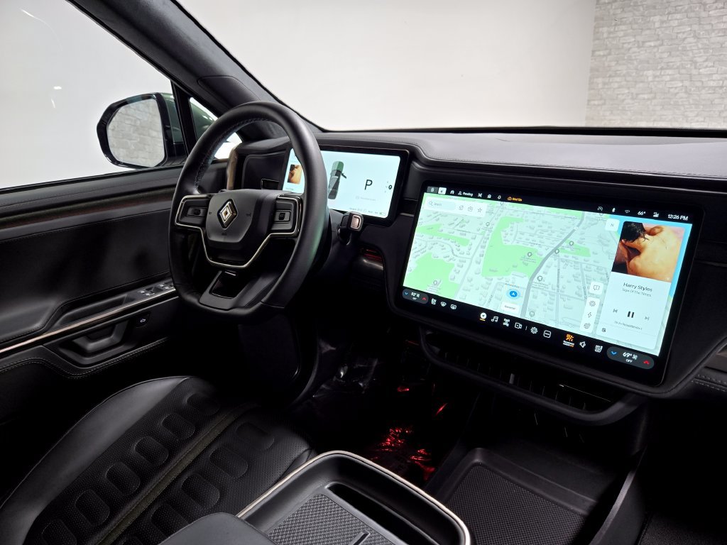 Used 2025 Rivian R1S Adventure Dual AWD/4WD image 56