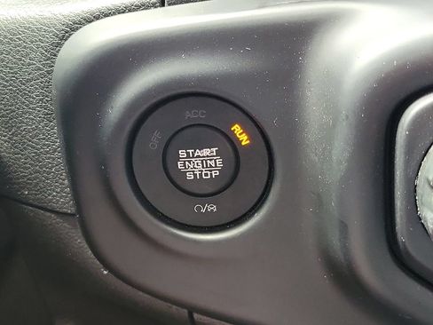 Used 2021 Jeep Gladiator Sport AWD/4WD image 33