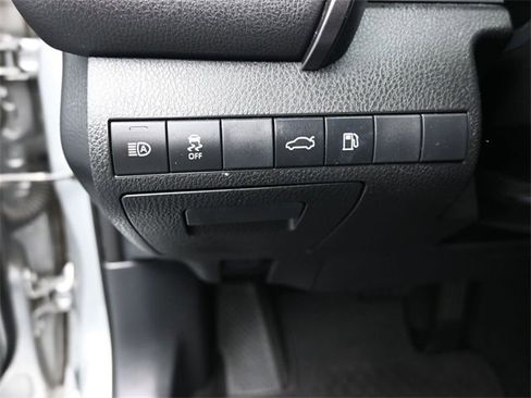 Certified 2018 Toyota Camry XSE image 21