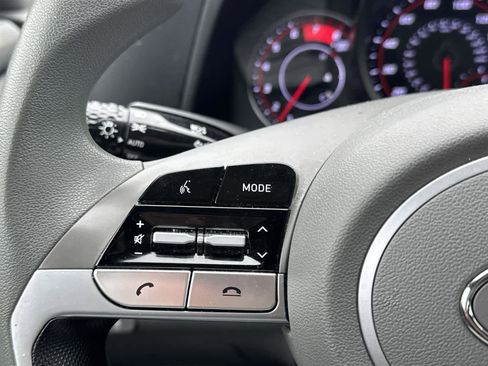 Used 2022 Hyundai Elantra SEL FWD image 18