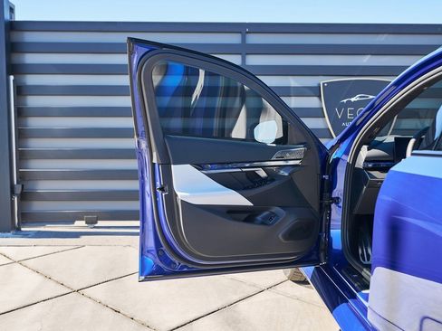 Used 2025 BMW M5 Touring image 28