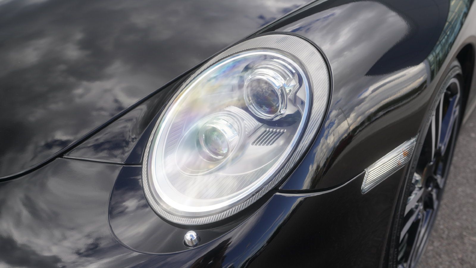 Used 2013 Porsche 911 Turbo S AWD/4WD image 26