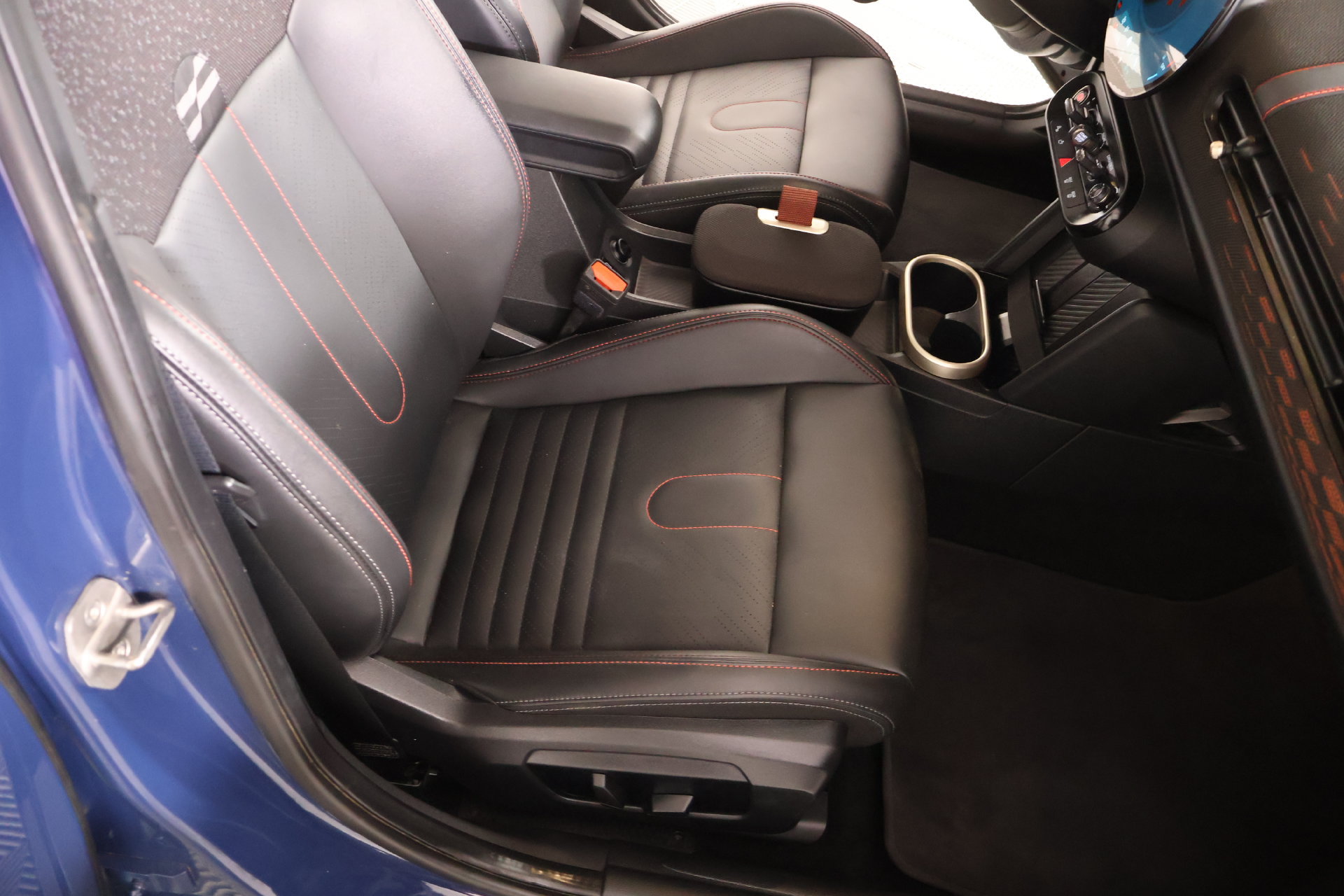Certified 2025 MINI Cooper S FWD image 14