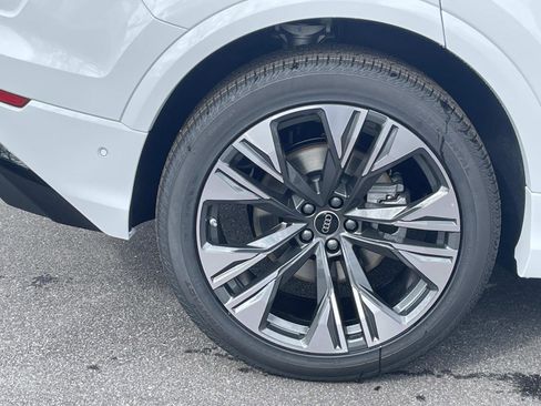 New 2026 Audi Q8 Premium Plus image 9