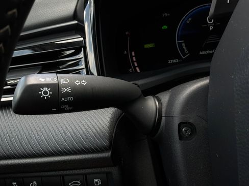 Used 2025 Toyota Camry SE FWD image 35