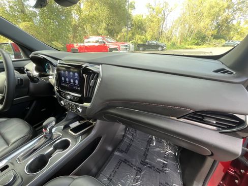 Certified 2023 Chevrolet Traverse RS image 30