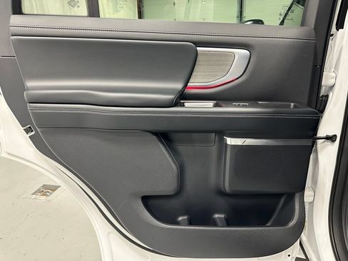 Used 2025 Ford Expedition Platinum AWD/4WD image 40