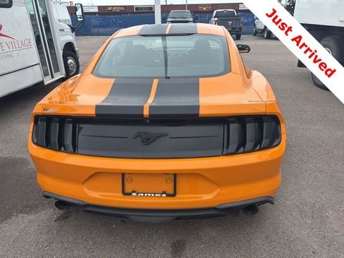 Used 2018 Ford Mustang Coupe RWD image 13