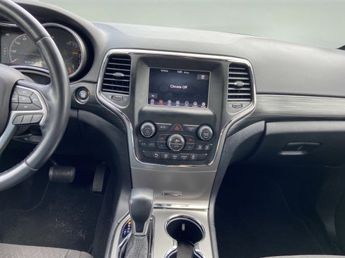 Used 2020 Jeep Grand Cherokee Laredo image 14