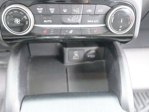 Used 2022 Ford Escape SE w/ Cold Weather Package image 15