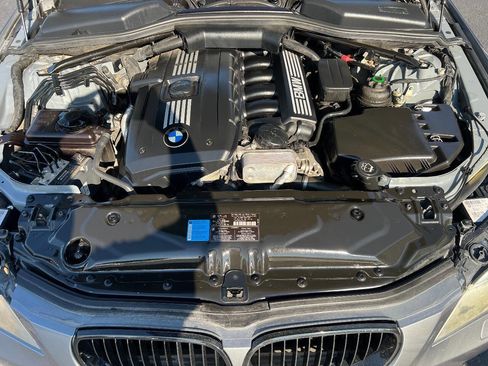 Used 2009 BMW 528i xDrive Sedan image 38