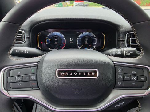 Used 2024 Jeep Wagoneer Series II w/ Convenience Group I AWD/4WD image 9