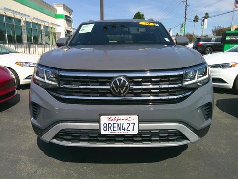 Used 2020 Volkswagen Atlas Cross Sport SE w/ Panoramic Sunroof Package image 38