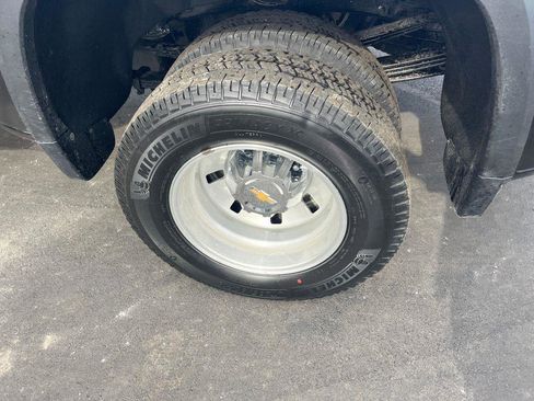 Used 2024 Chevrolet Silverado 3500 High Country w/ High Country Premium Package image 36