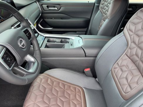 New 2026 Nissan Armada Platinum image 18