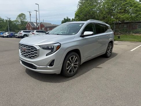 Used 2020 GMC Terrain Denali AWD/4WD image 3
