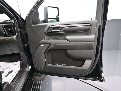 Used 2024 GMC Sierra 3500 AT4 w/ Technology Package image 8