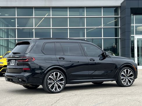 Used 2023 BMW X7 M60i image 8
