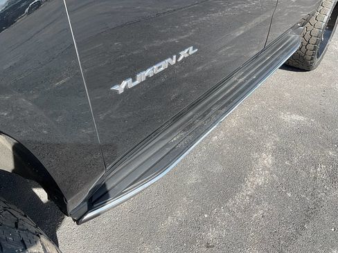 Used 2019 GMC Yukon XL SLT image 38