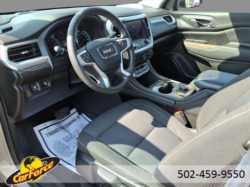 Used 2023 GMC Acadia SLE image 4