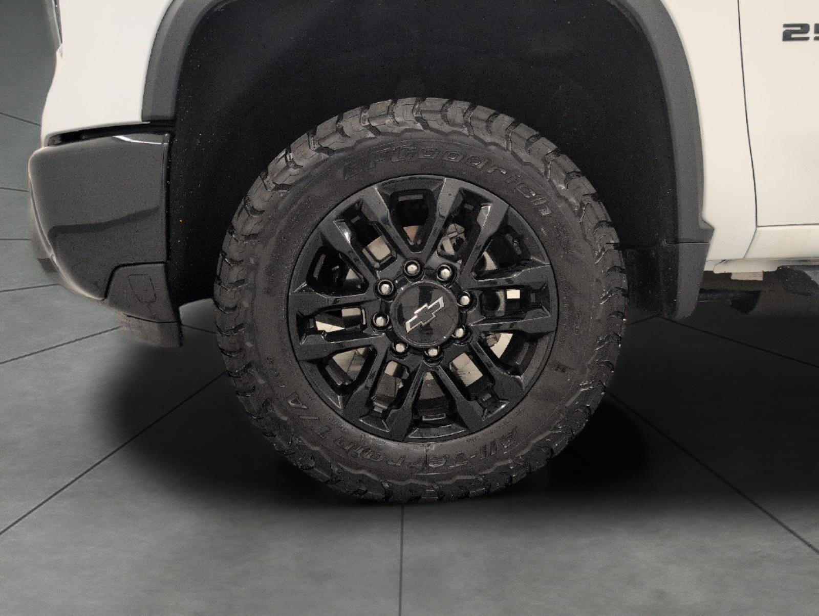 Certified 2025 Chevrolet Silverado 2500 LTZ w/ LTZ Plus Package AWD/4WD image 31