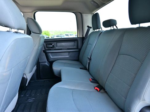 Used 2018 RAM 3500 Tradesman w/ Chrome Appearance Group AWD/4WD image 16