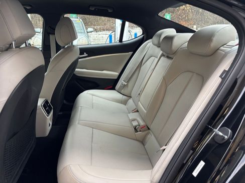 Used 2025 Genesis G70 2.5T image 38