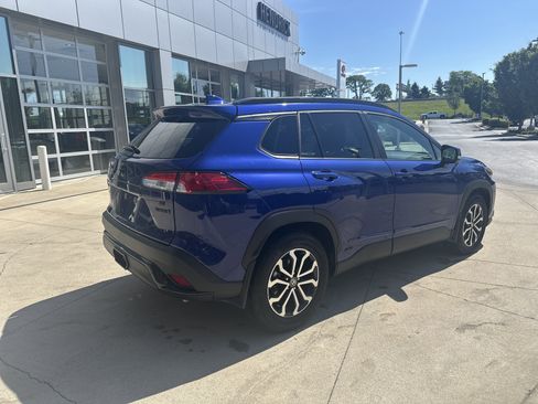 Used 2024 Toyota Corolla Cross AWD Hybrid image 6