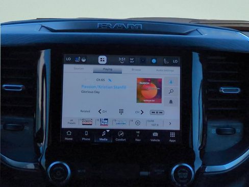 Used 2024 RAM 1500 Laramie image 18