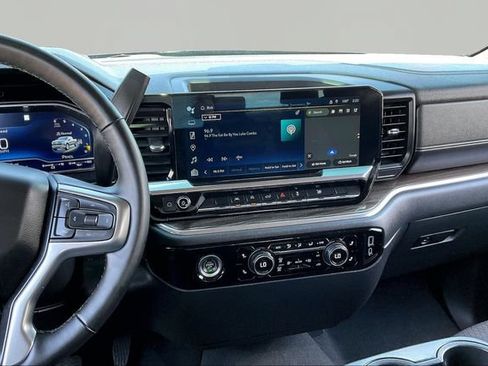Used 2023 Chevrolet Silverado 1500 LT AWD/4WD image 9