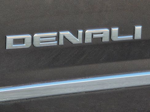 Used 2018 GMC Yukon XL Denali w/ Denali Ultimate Package RWD image 39